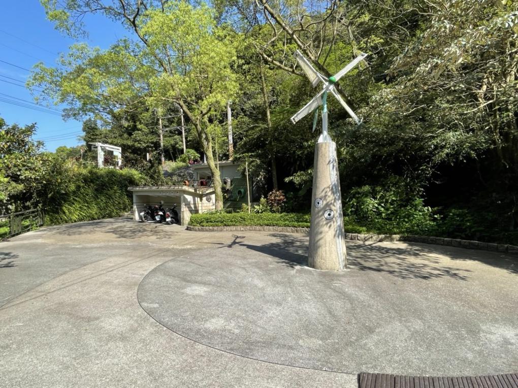 大地處4/16、4/23於貓空舉辦「溪溝賞螢生態導覽」活動